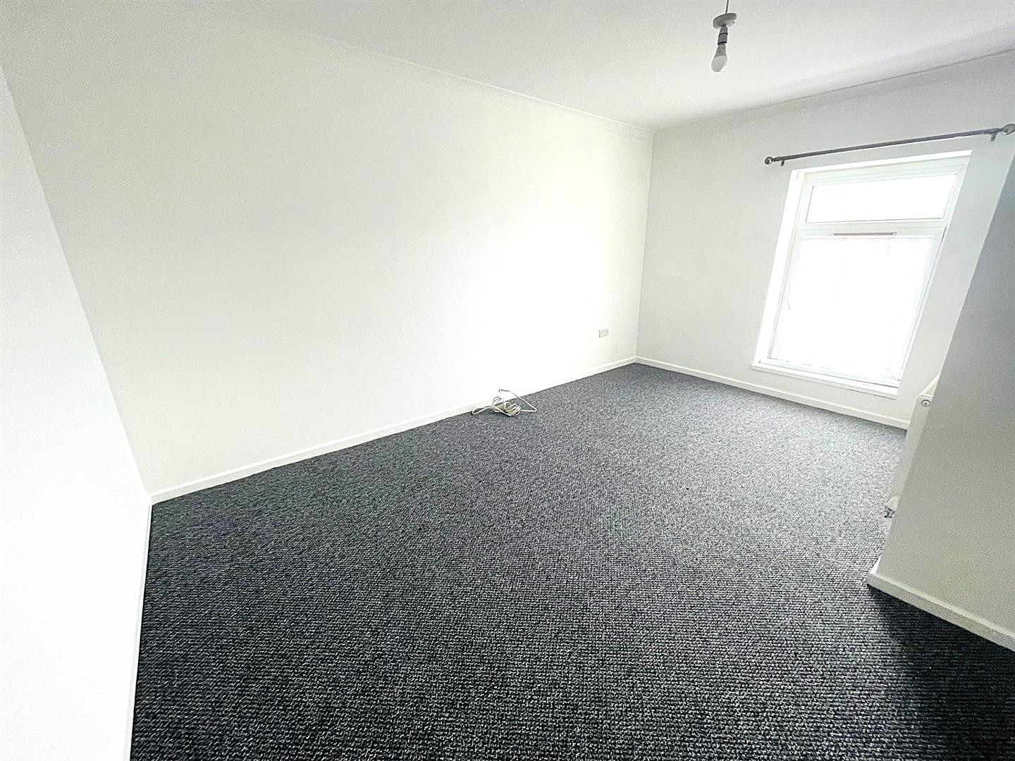 Sawel Terrace, Pontarddulais, Swansea, SA4 0UY